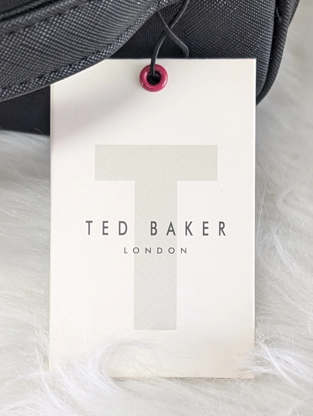 ❌SOLD❌Ted Baker 4 Piece Nesting Cosmetic Bag Set, Scattered Bouquet Print 🌹 - Picture 15 of 16